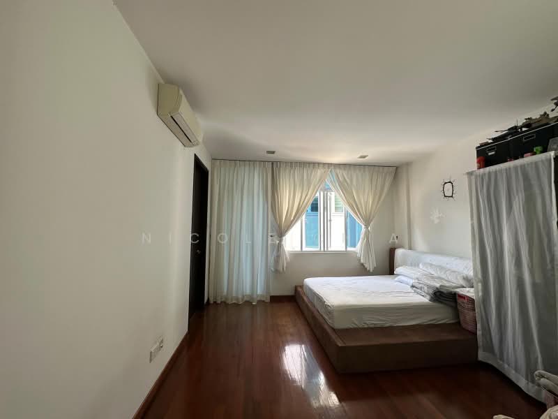 Seletar Hills vicinity, Seletar Court, Jalan Redop , Jalan Lakum , Seletar Hills Dr, 5 Bedrooms, 4,000 sqft, Corner Terrace For Sale, by Nicole Chia, 500183965 - Bedroom - PropertyGuru.com.sg