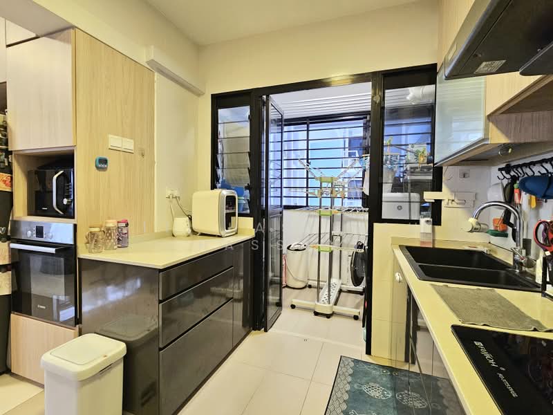 997C Buangkok Crescent, 997C Buangkok Crescent, 3 Bedrooms, 1,001 sqft, HDB Flat For Sale, by Siti Hasyimah Hassan, 500183968 - Kitchen - PropertyGuru.com.sg