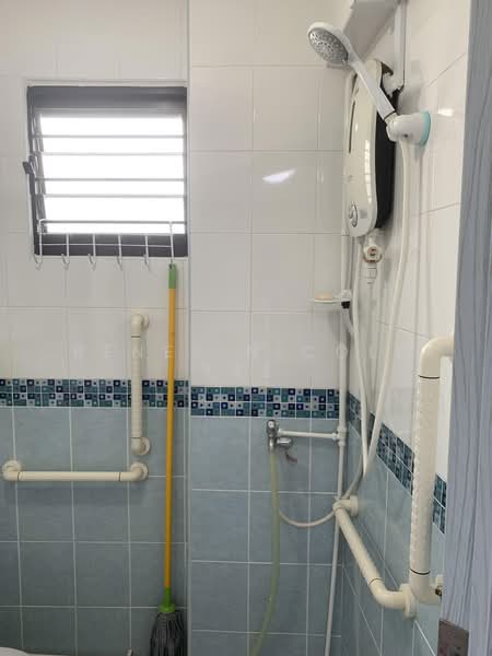 113 Potong Pasir Avenue 1, 113 Potong Pasir Avenue 1, Room Rental, 80 sqft, HDB Flat For Rent, by Renee Nicole Lee, 500183976 - Bathroom - PropertyGuru.com.sg