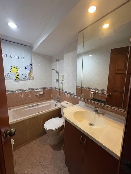 Simsville, 10 Geylang East Avenue 2, 1 Bedroom, 200 sqft, Condominium For Rent, by Mar Inn Chee, 500183982 - Attached Bathroom with bathtub - PropertyGuru.com.sg