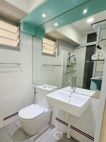 622A Punggol Central, 622A Punggol Central, 3 Bedrooms, 1,023 sqft, HDB Flat For Sale, by James Yeo, 500184032 - Bathroom - PropertyGuru.com.sg