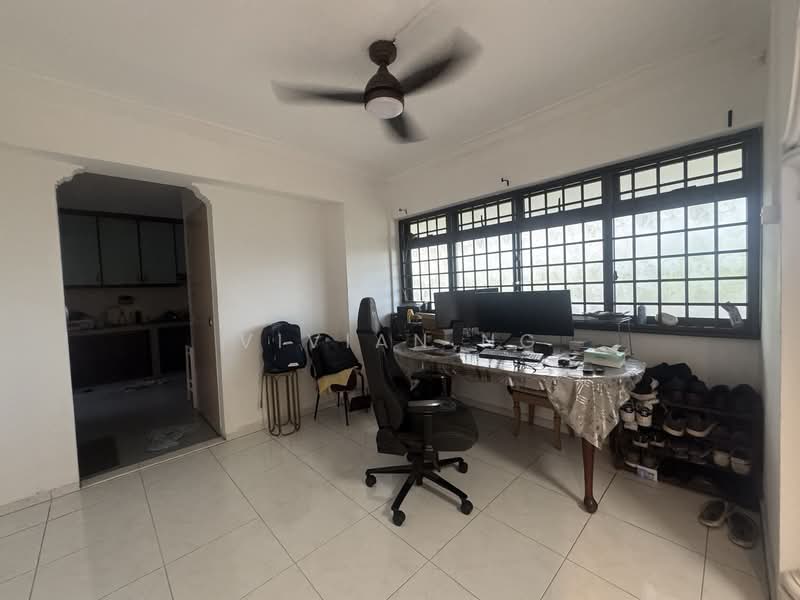 274 Toh Guan Road, 274 Toh Guan Road, 3 Bedrooms, 1,076 sqft, HDB Flat For Sale, by Vivian Ng, 500184038 - Study - PropertyGuru.com.sg