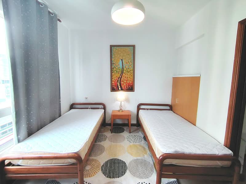 Burlington Square, 175B Bencoolen Street, 2 Bedrooms, 667 sqft, Apartment For Sale, by Siyo Jun Jie Andrew, 500184043 - Bedroom - PropertyGuru.com.sg