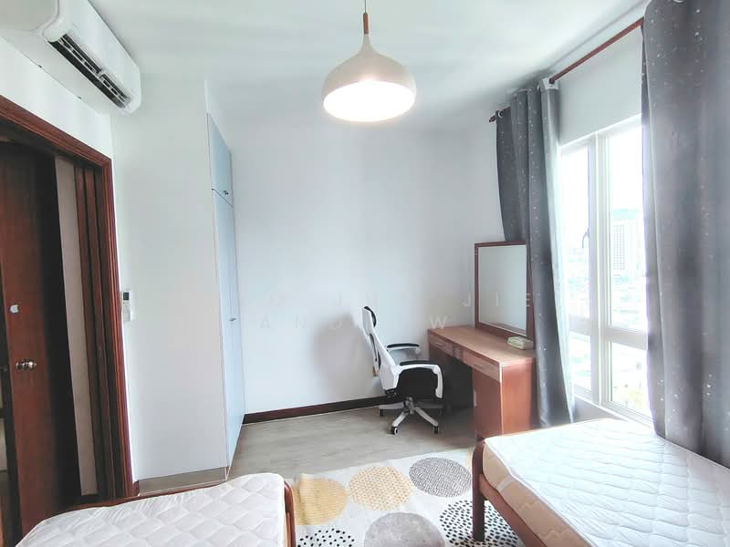 Burlington Square, 175B Bencoolen Street, 2 Bedrooms, 667 sqft, Apartment For Sale, by Siyo Jun Jie Andrew, 500184043 - Bedroom - PropertyGuru.com.sg
