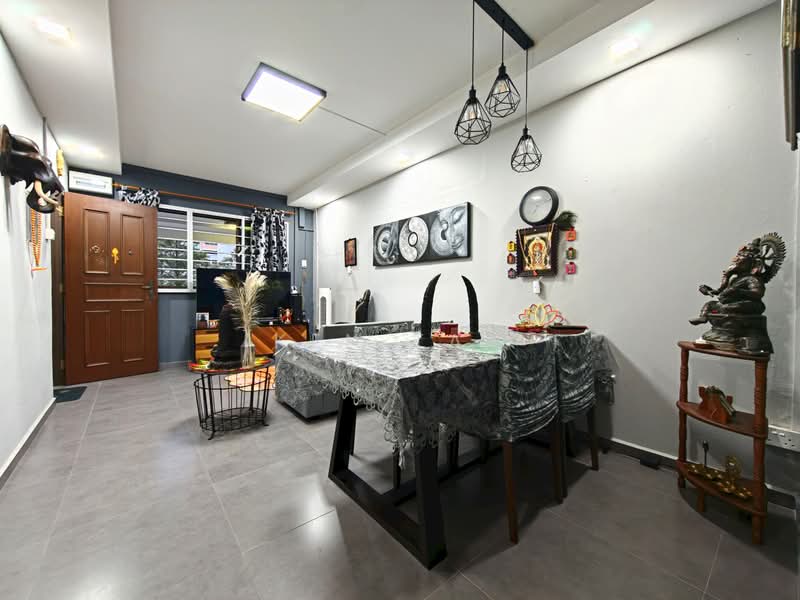 340 Bukit Batok Street 34, 340 Bukit Batok Street 34, 2 Bedrooms, 786 sqft, HDB Flat For Sale, by Ken Tan, 500184051 - Living Room - PropertyGuru.com.sg