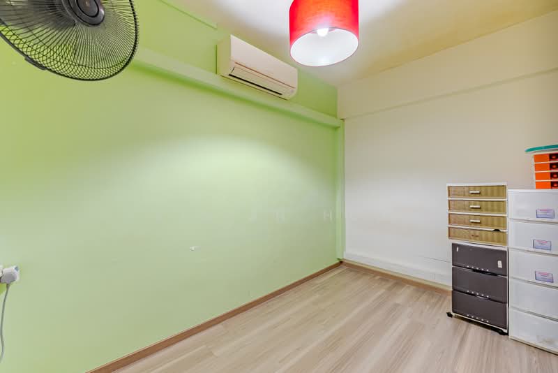 473 Ang Mo Kio Avenue 10, 473 Ang Mo Kio Avenue 10, 3 Bedrooms, 872 sqft, HDB Flat For Sale, by Vivian Hun, 500184056 - Common Room 2 - PropertyGuru.com.sg