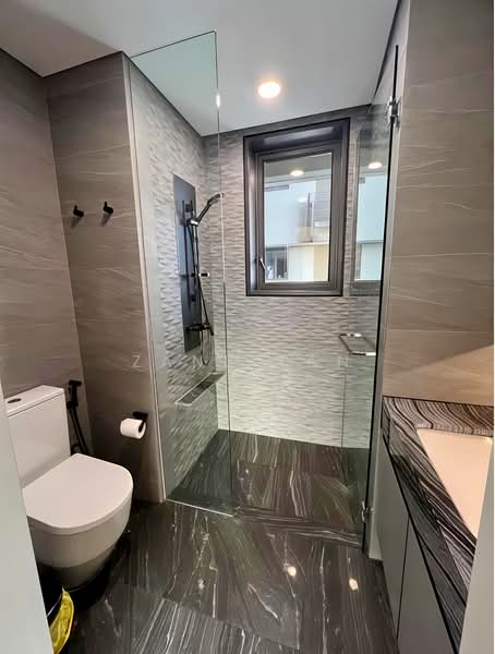 Margaret Ville, 20 Margaret Drive, 2 Bedrooms, 829 sqft, Apartment For Rent, by Zane Tan, 500184070 - Common Bathroom - PropertyGuru.com.sg