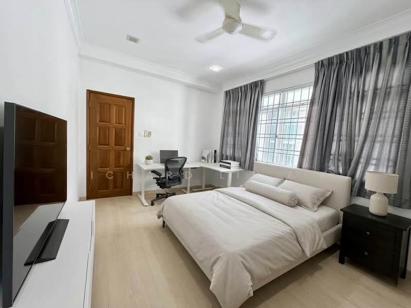 Jalan Waringin, Lorong Waringin, 7 Bedrooms, 4,000 sqft, Semi-Detached House For Sale, by Richard Lin Z K, 500184079 - Bedroom - PropertyGuru.com.sg