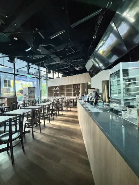 Alexandra Technopark, 438A Alexandra Road, 1,668 sqft, Food & Beverage For Rent, by Chi Wai (Yellow Man), 500184082 - Interior - CommercialGuru.com.sg