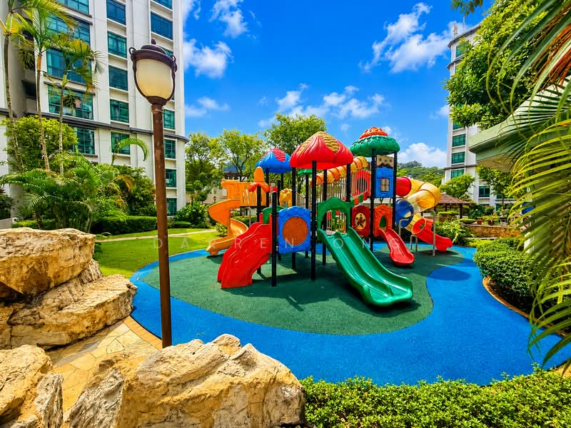 The Hillside, 343 Upper Bukit Timah Road, 4 Bedrooms, 2,842 sqft, Condominium For Sale, by Darren Ong, 500184084 - Exterior - PropertyGuru.com.sg