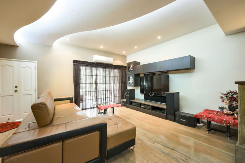 Sunrise Villa, , 6 Bedrooms, 3,200 sqft, Terraced House For Sale, by Lynn Choo, 500184097 - Living Room - PropertyGuru.com.sg