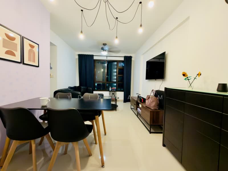 333D Yishun Riverwalk, 333D Yishun Street 31, 2 Bedrooms, 721 sqft, HDB Flat For Sale, by Lydia Hanim, 500184120 - Living Room - PropertyGuru.com.sg