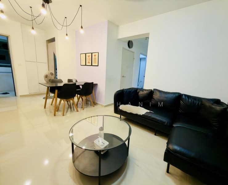 333D Yishun Riverwalk, 333D Yishun Street 31, 2 Bedrooms, 721 sqft, HDB Flat For Sale, by Lydia Hanim, 500184120 - Living Room - PropertyGuru.com.sg