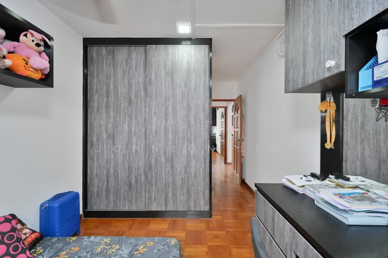 228 Choa Chu Kang Central, 228 Choa Chu Kang Central, 3 Bedrooms, 1,313 sqft, HDB Flat For Sale, by Johnson Lim, 500184124 - Corridor - PropertyGuru.com.sg