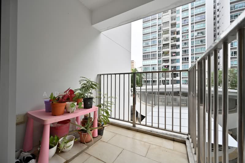 518A Tampines Central 7, 518A Tampines Central 7, 3 Bedrooms, 990 sqft, HDB Flat For Sale, by Adriel Li Yewen, 500184126 - Balcony - PropertyGuru.com.sg