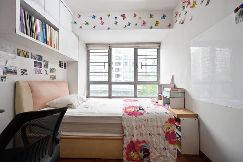518A Tampines Central 7, 518A Tampines Central 7, 3 Bedrooms, 990 sqft, HDB Flat For Sale, by Adriel Li Yewen, 500184126 - Bedroom - PropertyGuru.com.sg