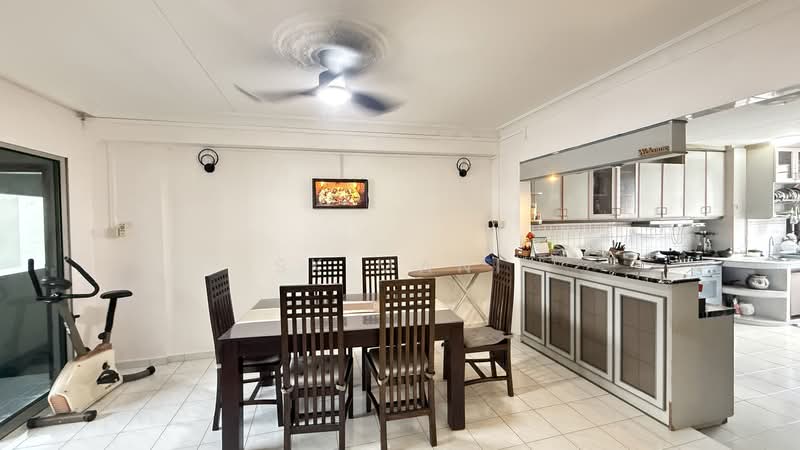 721 Jurong West Avenue 5, 721 Jurong West Avenue 5, 3 Bedrooms, 1,302 sqft, HDB Flat For Sale, by Sk Mani, 500184134 - Dining Room - PropertyGuru.com.sg