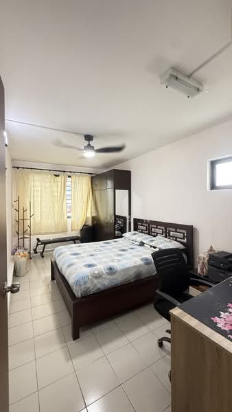 721 Jurong West Avenue 5, 721 Jurong West Avenue 5, 3 Bedrooms, 1,302 sqft, HDB Flat For Sale, by Sk Mani, 500184134 - Bedroom - PropertyGuru.com.sg