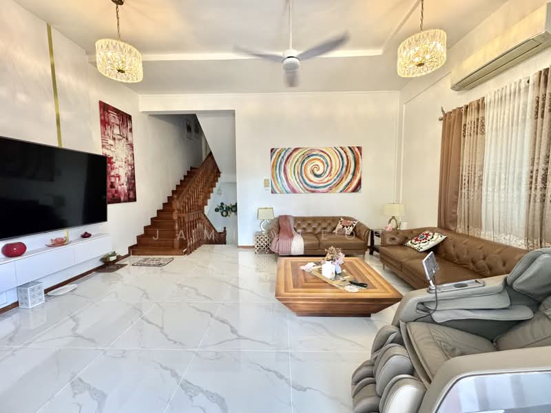 Loyang Villas, Loyang Rise, 5 Bedrooms, 3,200 sqft, Corner Terrace For Sale, by Jamie Teoh, 500184138 - Living Room - PropertyGuru.com.sg