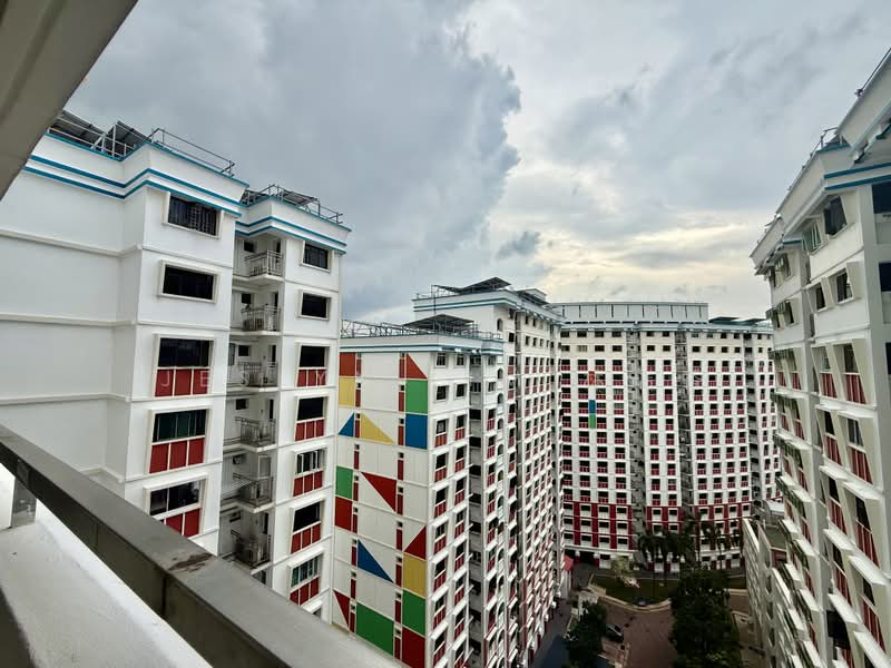 317 Sembawang Vista, 317 Sembawang Vista, Sembawang / Yishun, 3 Bedrooms, 1,087 sqft, HDB Flat For Sale, by Jeslyn Lim 林瑞香, 500184141 - Exterior - PropertyGuru.com.sg