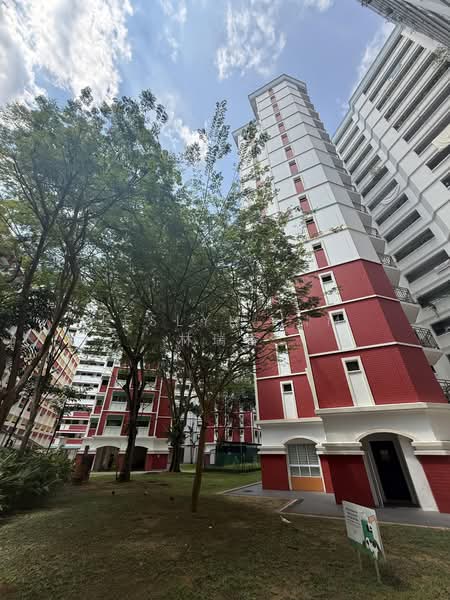 317 Sembawang Vista, 317 Sembawang Vista, Sembawang / Yishun, 3 Bedrooms, 1,087 sqft, HDB Flat For Sale, by Jeslyn Lim 林瑞香, 500184141 - Exterior - PropertyGuru.com.sg