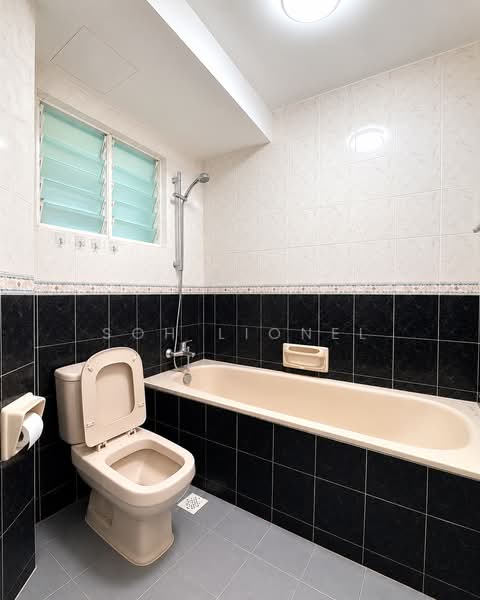 Melville Park, 26 Simei Street 1, 2 Bedrooms, 958 sqft, Apartment For Sale, by Soh Lionel, 500184156 - Bathroom - PropertyGuru.com.sg