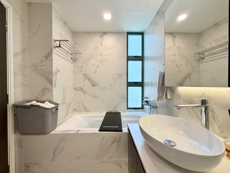 Mutiara View, 11 Jalan Mutiara, 3 Bedrooms, 1,141 sqft, Apartment For Sale, by Clarie Lim, 500184159 - Bathroom - PropertyGuru.com.sg