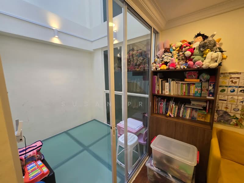 Fresh 3+1 Bed 4 Bath Geylang For Families Covered Parking, Geylang Road Conservation House, 3 Bedrooms, 2,750 sqft, Conservation House For Rent, by Susan Prior, 500184166 - Study - PropertyGuru.com.sg