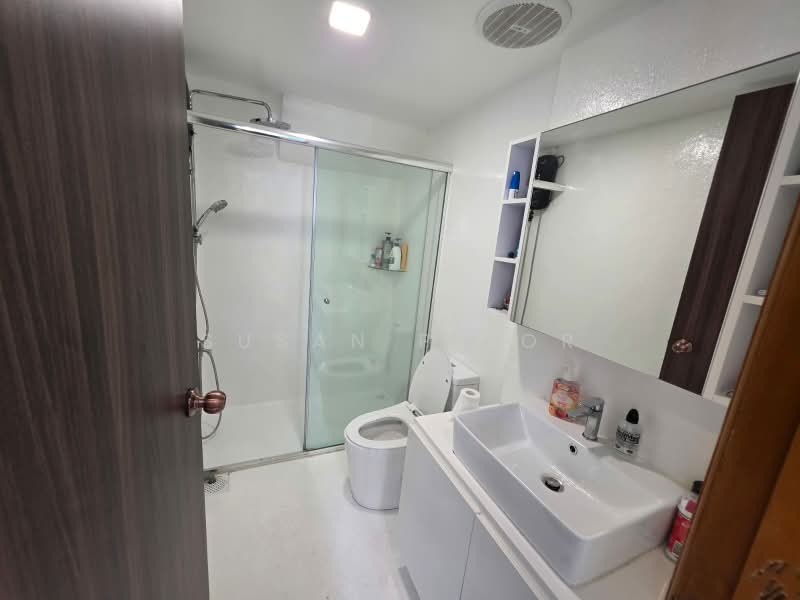 3 Bed 4 Bath Geylang For Families/ Coliving, Geylang Road Conservation House, 3 Bedrooms, 2,750 sqft, Conservation House For Rent, by Susan Prior, 500184166 - Bathroom - PropertyGuru.com.sg