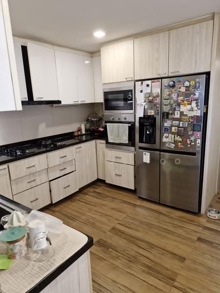 Beverly Hill, 61 Grange Road, 4 Bedrooms, 3,777 sqft, Condominium For Rent, by Ricky JS Foo, 500184179 - Kitchen - PropertyGuru.com.sg