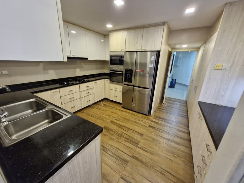 Beverly Hill, 61 Grange Road, 4 Bedrooms, 3,777 sqft, Condominium For Rent, by Ricky JS Foo, 500184179 - Kitchen - PropertyGuru.com.sg