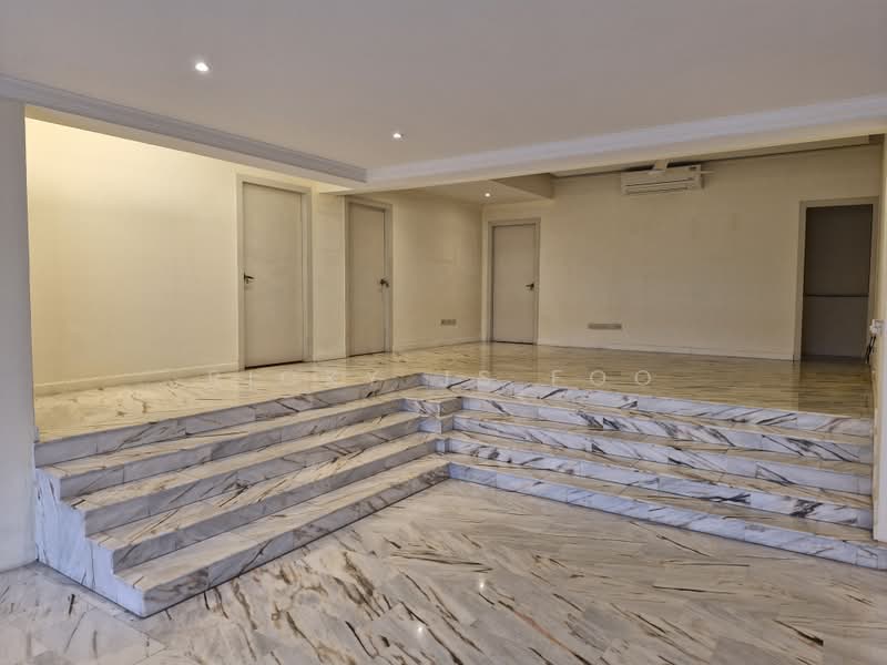 Beverly Hill, 61 Grange Road, 4 Bedrooms, 3,777 sqft, Condominium For Rent, by Ricky JS Foo, 500184179 - Family area & Bedrooms Corridor - PropertyGuru.com.sg