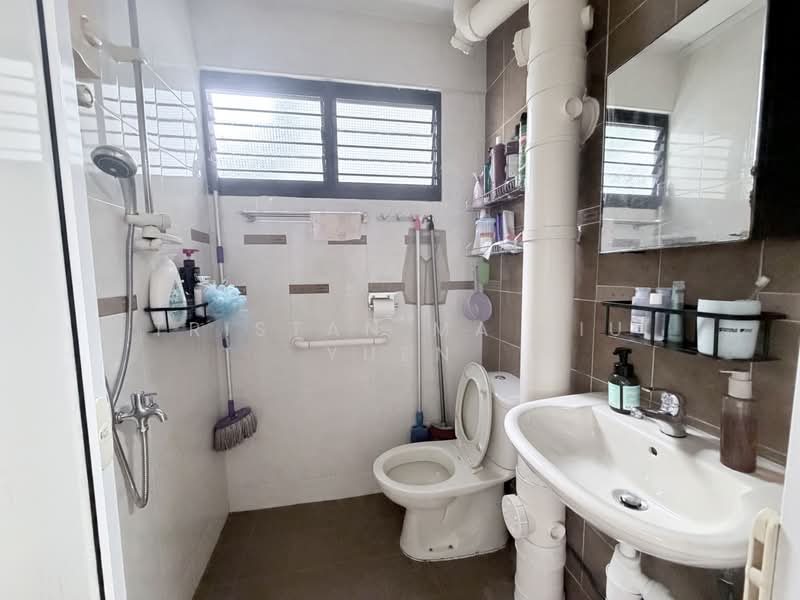 101 Woodlands Street 13, 101 Woodlands Street 13, 2 Bedrooms, 775 sqft, HDB Flat For Sale, by Tristan Ma Siu Yuen, 500184183 - Bathroom - PropertyGuru.com.sg