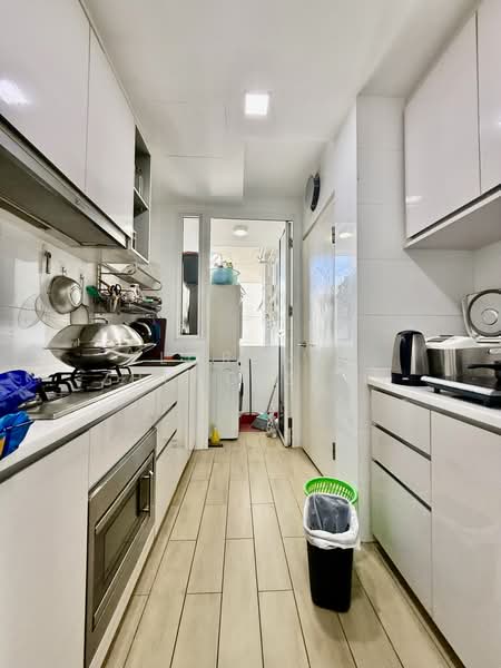 Forestville, 48 Woodlands Drive 16, 2 Bedrooms, 900 sqft, Executive Condominium For Rent, by Florence Zheng Zhen, 500184188 - Kitchen - PropertyGuru.com.sg