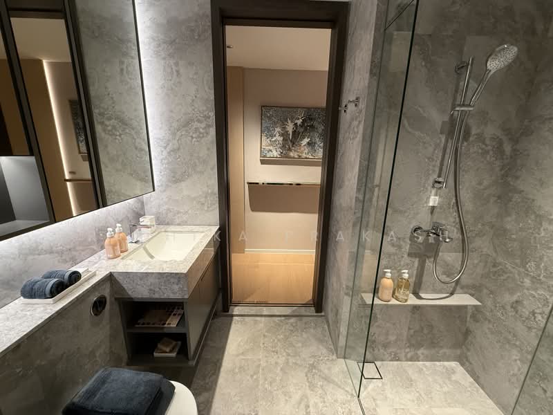 MEYER BLUE, 83 Meyer Road, 5 Bedrooms, 1,905 sqft, Condominium For Sale, by Radhika Prakash, 500184189 - Bathroom - PropertyGuru.com.sg