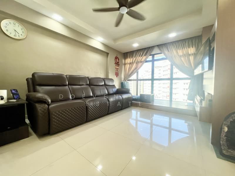 656C Jurong West Street 61, 656C Jurong West Street 61, 4 Bedrooms, 1,421 sqft, HDB Flat For Sale, by DOEVEN REAL ESTATE, 500184194 - Living Room - PropertyGuru.com.sg