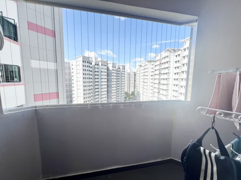 656C Jurong West Street 61, 656C Jurong West Street 61, 4 Bedrooms, 1,421 sqft, HDB Flat For Sale, by DOEVEN REAL ESTATE, 500184194 - Balcony - PropertyGuru.com.sg