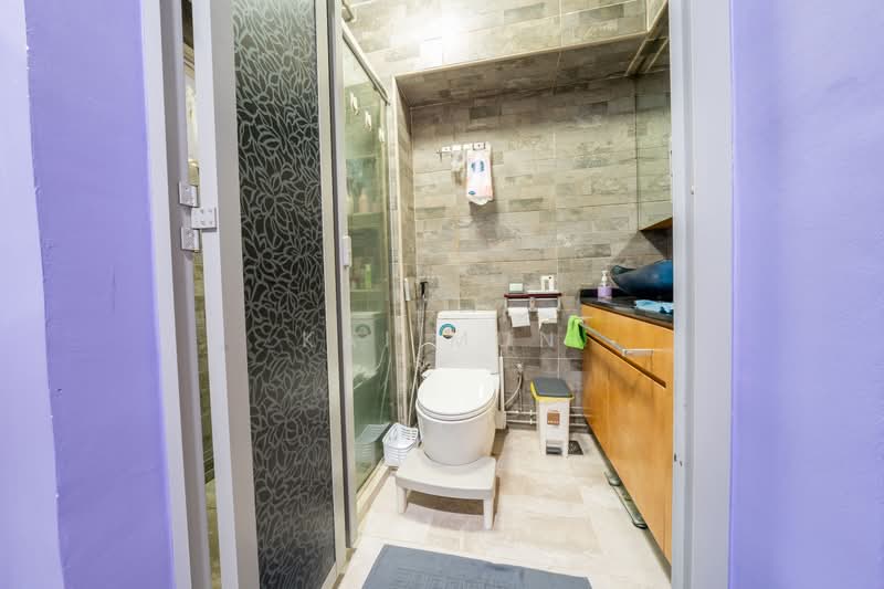 110D Punggol Field, 110D Punggol Field, 3 Bedrooms, 1,184 sqft, HDB Flat For Sale, by Kai Mun, 500184208 - Bathroom - PropertyGuru.com.sg