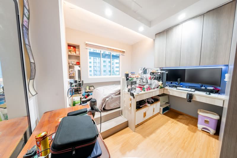 110D Punggol Field, 110D Punggol Field, 3 Bedrooms, 1,184 sqft, HDB Flat For Sale, by Kai Mun, 500184208 - Bedroom - PropertyGuru.com.sg