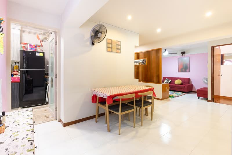 616 Senja Road, 616 Senja Road, 3 Bedrooms, 980 sqft, HDB Flat For Sale, by Rashid Salim, 500184223 - Living Room - PropertyGuru.com.sg