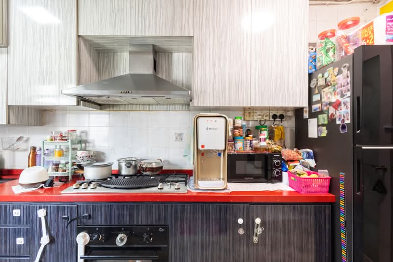 616 Senja Road, 616 Senja Road, 3 Bedrooms, 980 sqft, HDB Flat For Sale, by Rashid Salim, 500184223 - Kitchen - PropertyGuru.com.sg