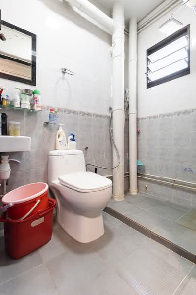 616 Senja Road, 616 Senja Road, 3 Bedrooms, 980 sqft, HDB Flat For Sale, by Rashid Salim, 500184223 - Bathroom - PropertyGuru.com.sg