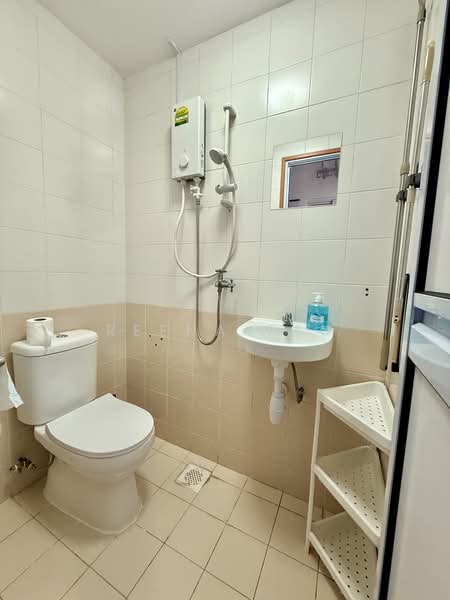 The Floravale, 234 Westwood Avenue, Room Rental, 130 sqft, Condominium For Rent, by Reena Tan, 500184235 - Bathroom - PropertyGuru.com.sg
