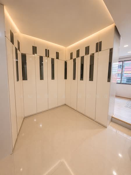 264 Bishan Street 24, 264 Bishan Street 24, 4 Bedrooms, 1,432 sqft, HDB Flat For Sale, by Amanda Wong, 500184247 - Walk in wardrobe  - PropertyGuru.com.sg