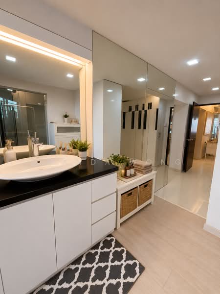 264 Bishan Street 24, 264 Bishan Street 24, 4 Bedrooms, 1,432 sqft, HDB Flat For Sale, by Amanda Wong, 500184247 - Master Bathroom - PropertyGuru.com.sg