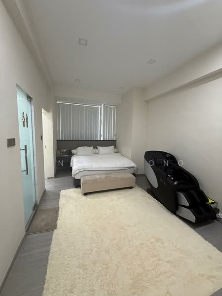 Lakepoint Condo, 10 Lakepoint Drive, 3 Bedrooms, 1,910 sqft, Condominium For Sale, by Jennifer Ong, 500184257 - Bedroom - PropertyGuru.com.sg