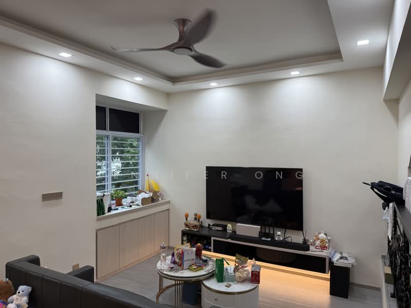 Lakepoint Condo, 10 Lakepoint Drive, 4 Bedrooms, 1,883 sqft, Condominium For Sale, by Jennifer Ong, 500184257 - Living Room - PropertyGuru.com.sg