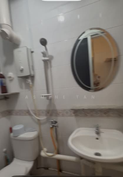 476 Ang Mo Kio Avenue 10, 476 Ang Mo Kio Avenue 10, Room Rental, 100 sqft, HDB Flat For Rent, by Asmine Tan, 500184319 - Bathroom - PropertyGuru.com.sg