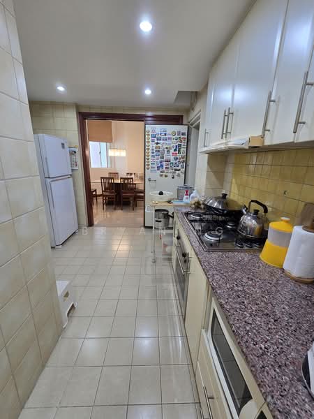 Compass Heights, 9 Sengkang Square, 3 Bedrooms, 1,335 sqft, Condominium For Sale, by Bryan Ng, 500184325 - Kitchen - PropertyGuru.com.sg
