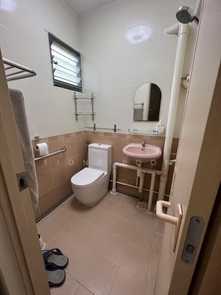 748 Yishun Street 72, 748 Yishun Street 72, Room Rental, 107 sqft, HDB Flat For Rent, by Fiona Poon, 500184326 - Bathroom - PropertyGuru.com.sg